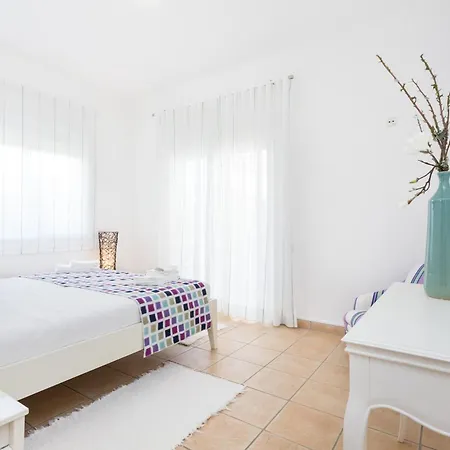 Zinha Villa *