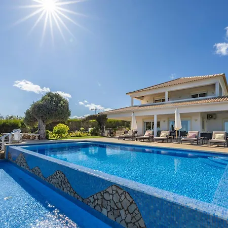 Zinha Villa