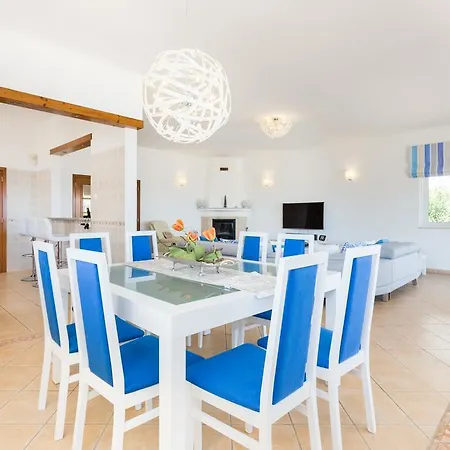 Zinha Villa