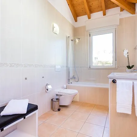 Zinha * Praia Da Luz