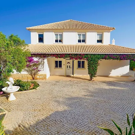 Zinha Villa Luz